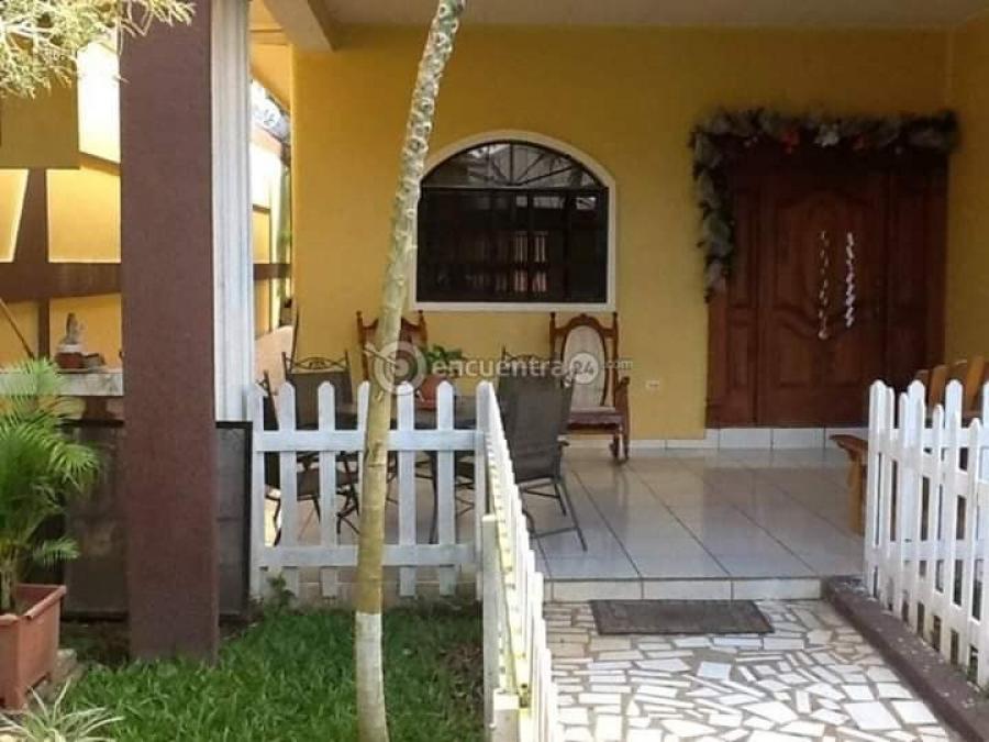 CASA EN VENTA CON ENTORNO NATURAL EN QUINTAS SAN FERNANDO, LA CEIBA- VTA070