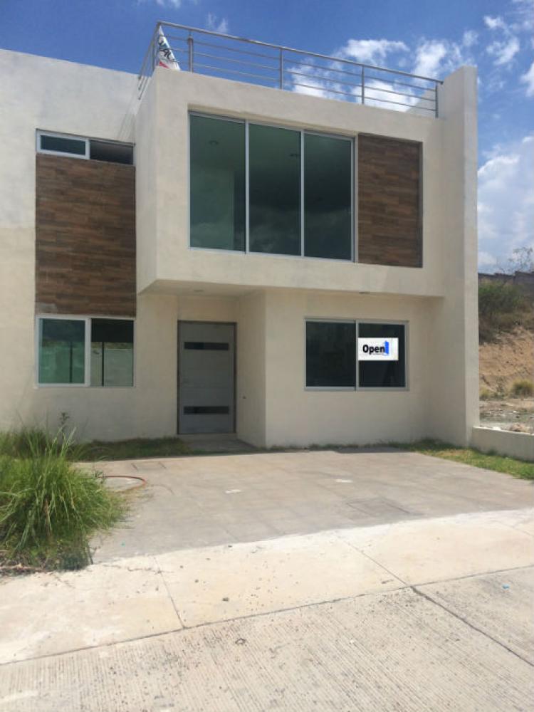 Foto Casa en Venta en Fraccionamiento Paseo del Parque Tres Marías., Morelia, Michoacan de Ocampo - $ 2.020.000 - CAV171186 - BienesOnLine