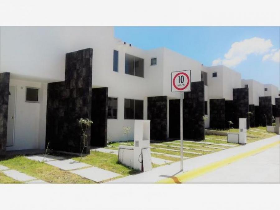 ¡Casa en buena zona residencial!