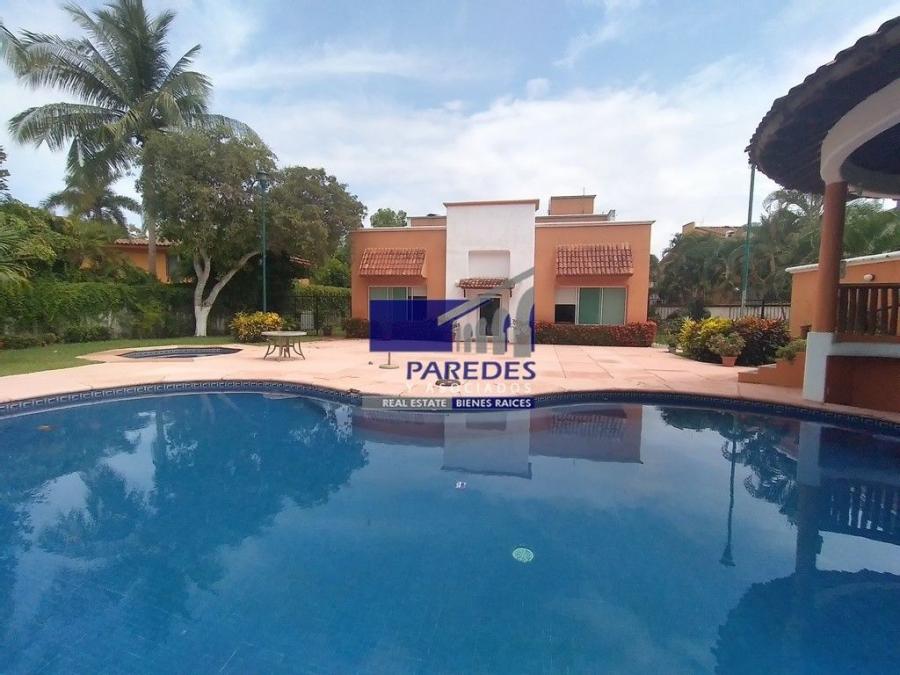 Ixtapa Zihuatanejo, Venta Casa frente Campo de Golf Palma Real 7 recámaras, piscina y jaccuzy C105