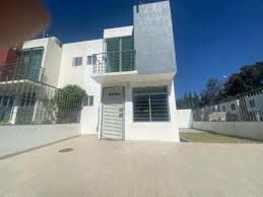 Excelente casa en venta en Fracc. Villa Esmeralda en Tlajomulco de Zuñiga