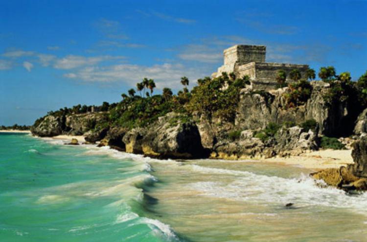 Más de una hectárea con frente de carretera en Tulum, Quintana Roo. México