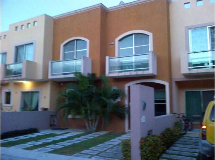 Foto Casa en Renta en TORRENSILLAS, Cancún, Quintana Roo - $ 10.500 - CAR101017 - BienesOnLine