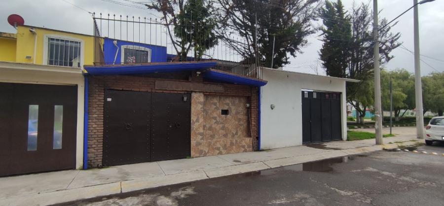 Casa 4 hab. 2 niveles Col. Balcones Santin, Toluca