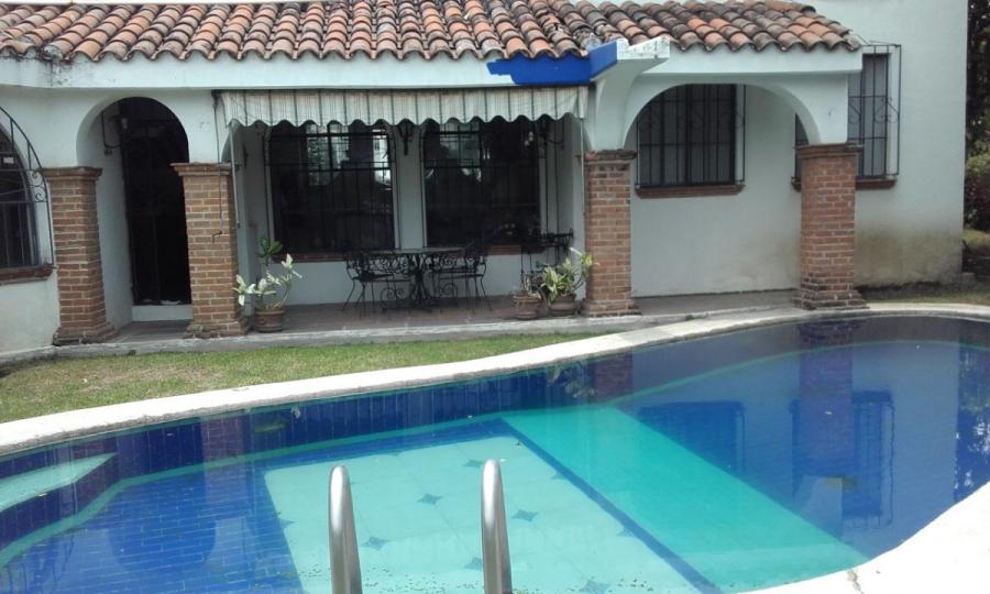 CASA EN LOMAS COCOYOC, Morelos. (2 Niveles) 