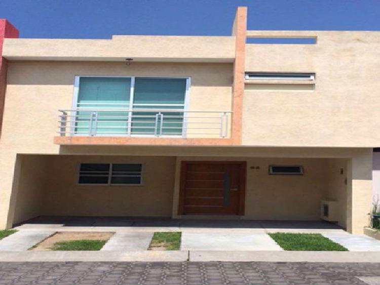 Foto Casa en Venta en Real de Valpeñas, Zapopan, Jalisco - $ 1.695.000 - CAV103752 - BienesOnLine