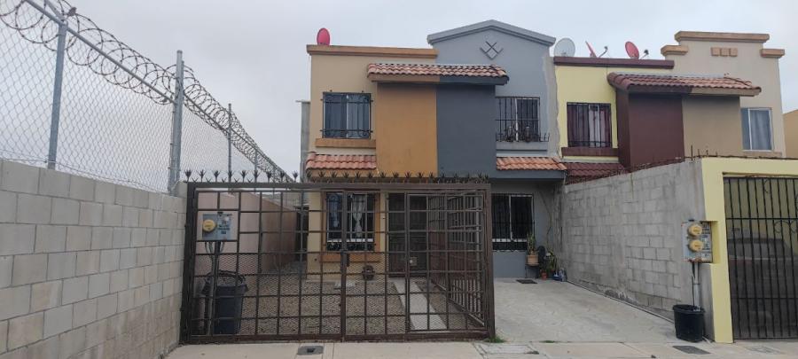 Foto Casa en Venta en Fraccionamiento Urbiquinta del Cedro 2, Tijuana, Baja California - $ 1.600.000 - CAV355448 - BienesOnLine