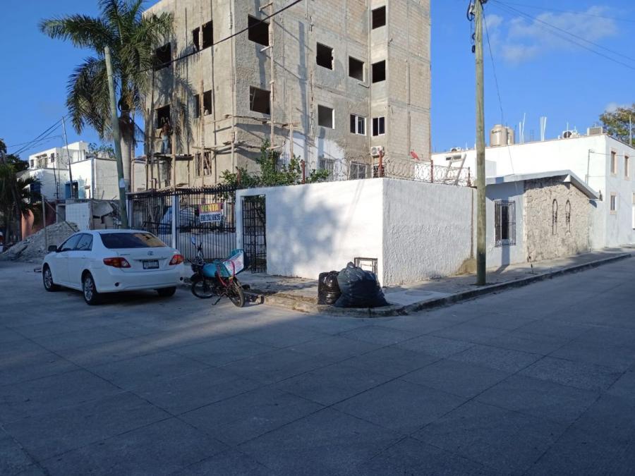 CASA EN VENTA CANCUN CENTRO, DE UNA PLANTA, IDEAL PARA PROYECTO DE DEPARTAMENTOS. SUPERMANZANA 24