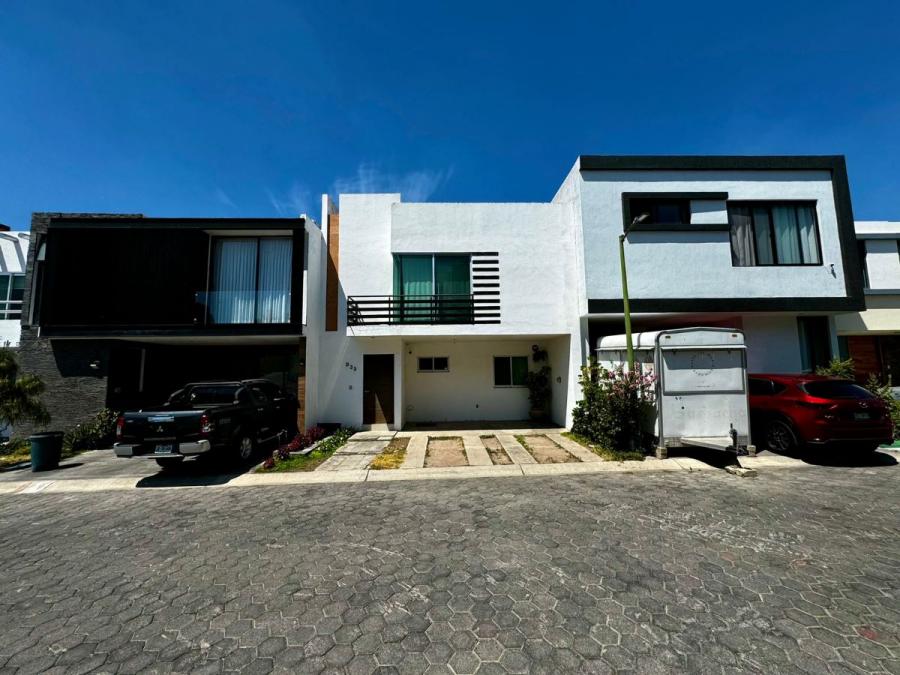 Foto Casa en Venta en bosques de santa anita, Tlajomulco de Zúñiga, Jalisco - $ 3.700.000 - CAV353443 - BienesOnLine