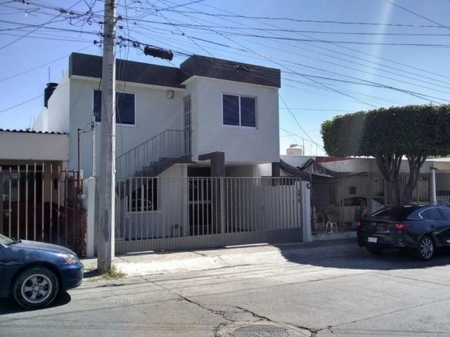 CASA EN VENTA EN PLANTA SEGUNDO NIVEL