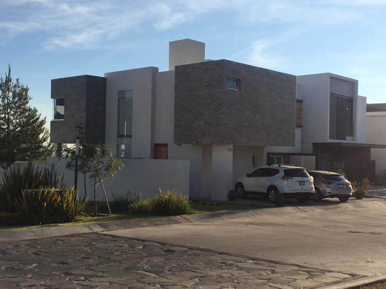 Casa en Venta en Los ROBLES, Zapopan, Jalisco - $  - CAV229072 -  BienesOnLine