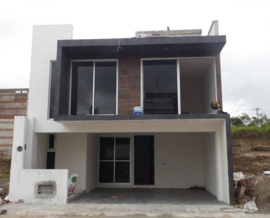 Casa Nueva en Venta en Fracc. Las Lomas