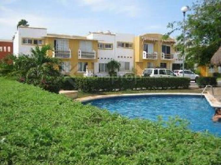 Foto Casa en Venta en Privanza Loma 2, Cancn, Quintana Roo - $ 1.580.000 - CAV50741 - BienesOnLine