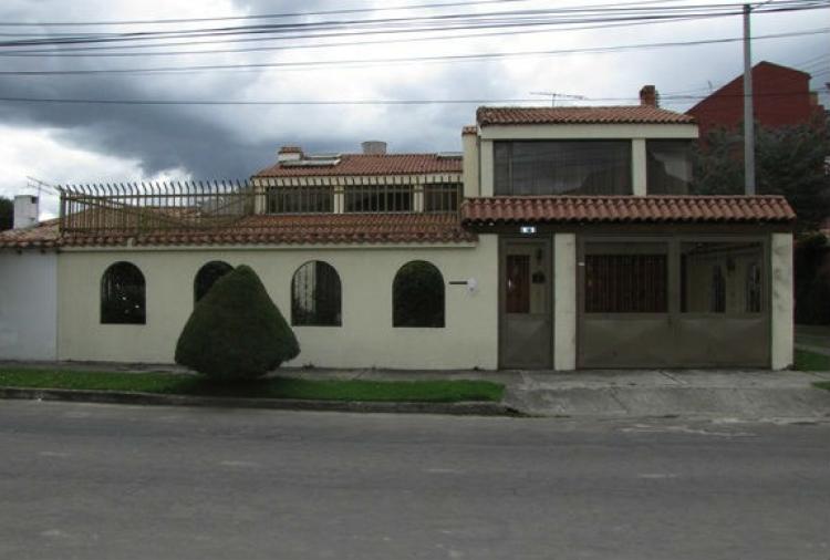 CASA EN ROMERO DE TERREROS