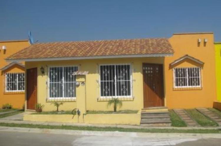 Casa en Venta en Fraccionamiento Villa de las Flores, Fortín de las Flores,  Veracruz - $  - CAV55201 - BienesOnLine