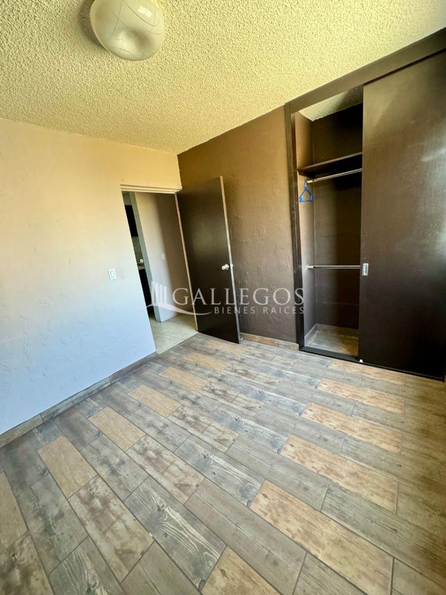 Condominio Espacioso en Col. Presidentes en VENTA