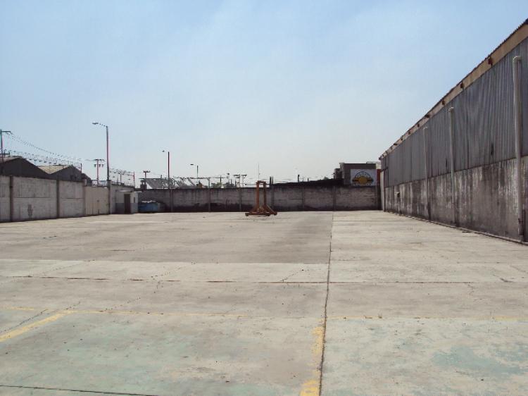 ***Terreno en renta, con oficinas y bodega de 6000m2, en Tlalnepantla***