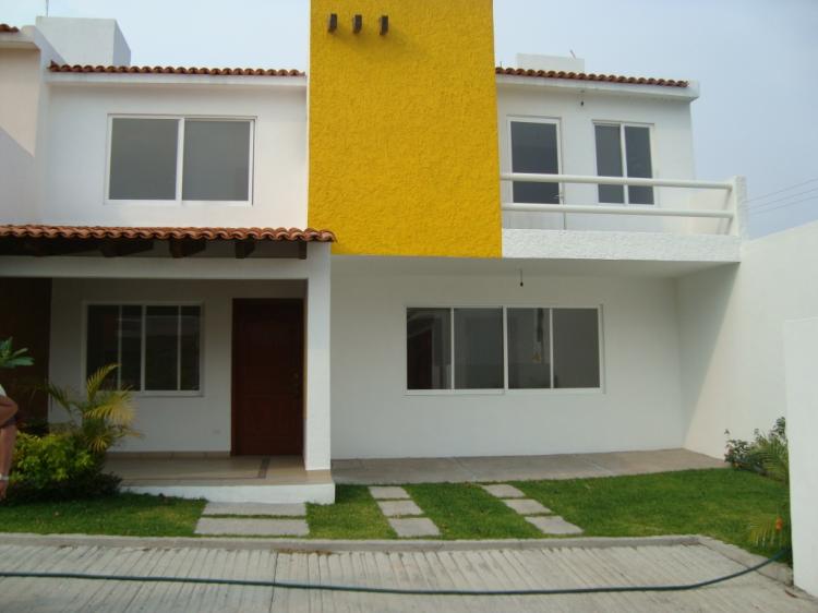 Foto Casa en Venta en LOMAS TZOMPANTLE, Cuernavaca, Morelos - $ 1.400.000 - CAV36080 - BienesOnLine