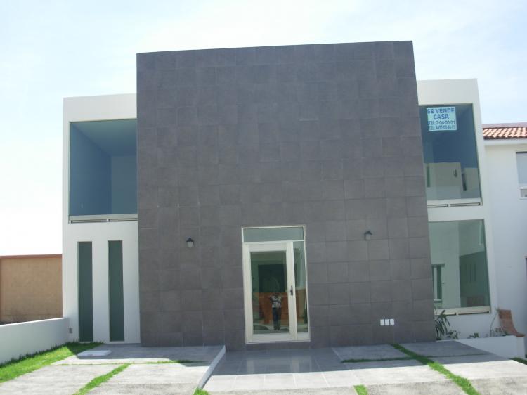 Foto Casa en Venta en ALTOZNO, Morelia, Michoacan de Ocampo - $ 2.200 - CAV10637 - BienesOnLine