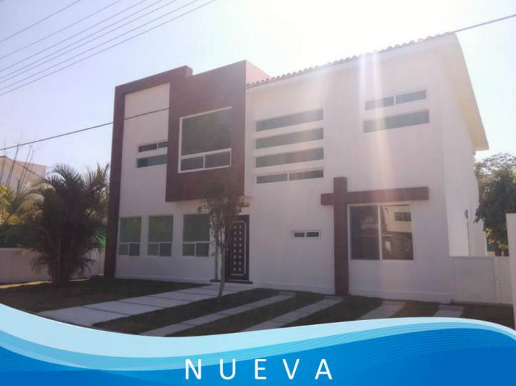 Exclusiva casa nueva en Lomas de Cocoyoc con alberca