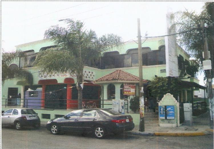 Fabuloso centro comercial en esquina, excelente ubicación zona Centro Médico