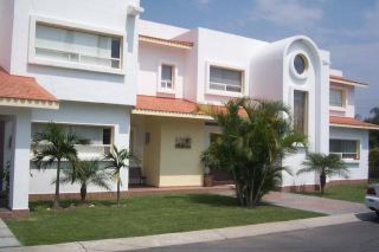 VENDO RESIDENCIA LOMAS DE COCOYOC