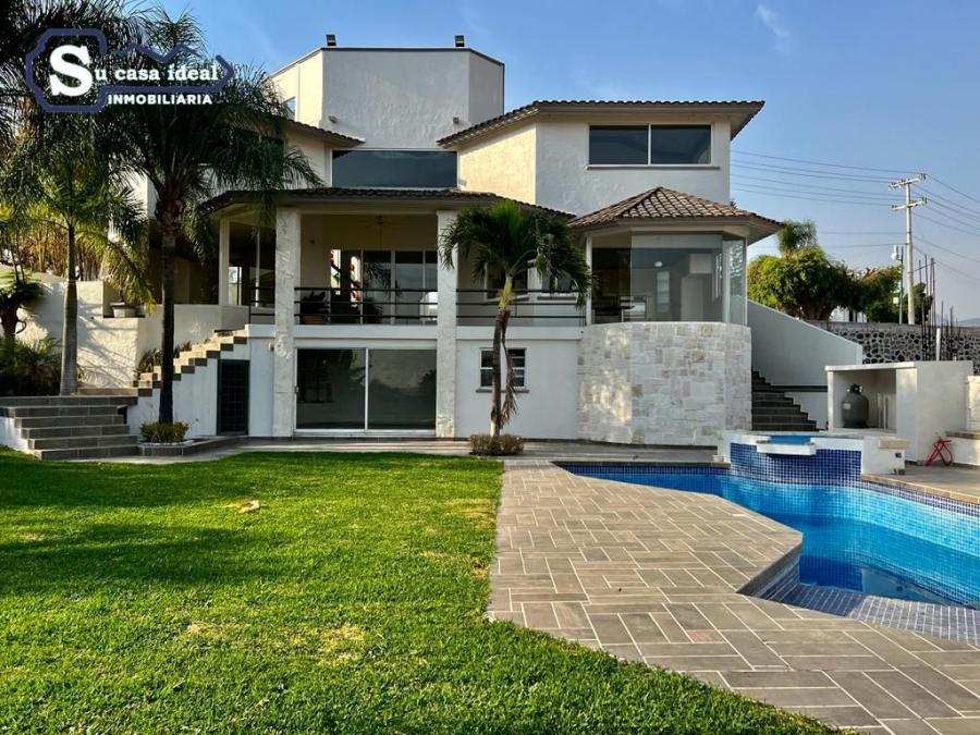 Hermosa Casa En Venta Ubicada en Fraccionamiento Lomas de Cocoyoc.