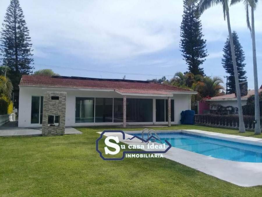 Hermosa Casa En Venta Ubicada en Fraccionamiento Lomas de Cocoyoc.