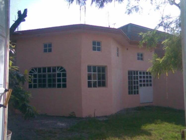 Casa  dos recamaras, amplia sala, comedor cocina en Tlaltizapan