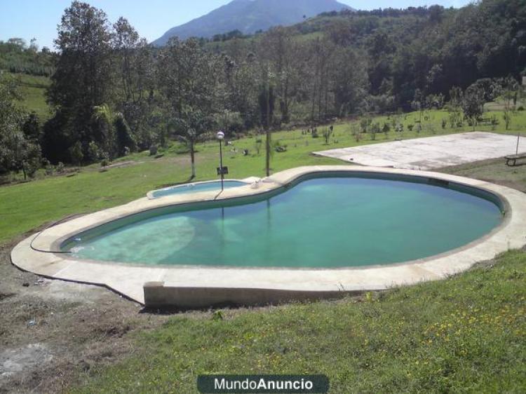 Rancho  Centro Recreativo Familiar en Venta en el área urbana de Coscomatepec, Ver. Sup  5 Htas. Cas