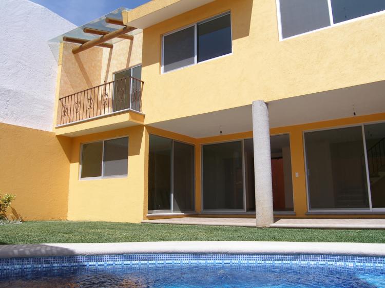 Foto Casa en Venta en JARDINES DE AHUTLAN, Cuernavaca, Morelos - $ 1.890.000 - CAV9751 - BienesOnLine