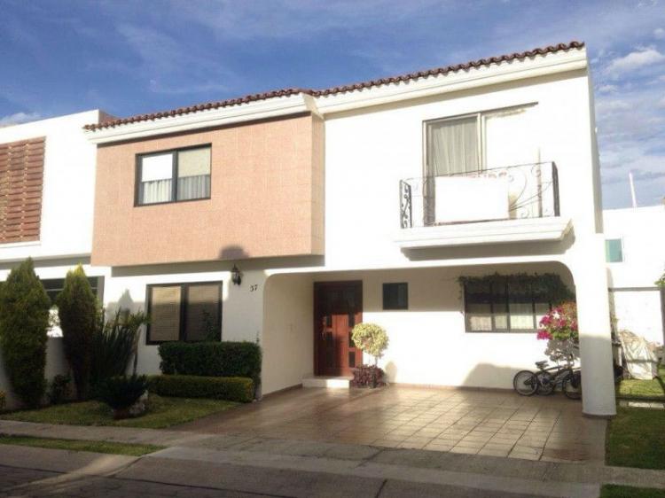 Foto Casa en Venta en Jardín Real, Zapopan, Jalisco - $ 3.800.000 - CAV174987 - BienesOnLine