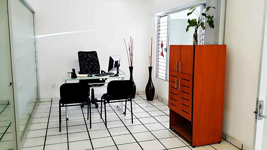 Foto Oficina en Renta en ARCOS VALLARTA, GUADALAJARA, Jalisco - $ 15.000 - OFR286617 - BienesOnLine