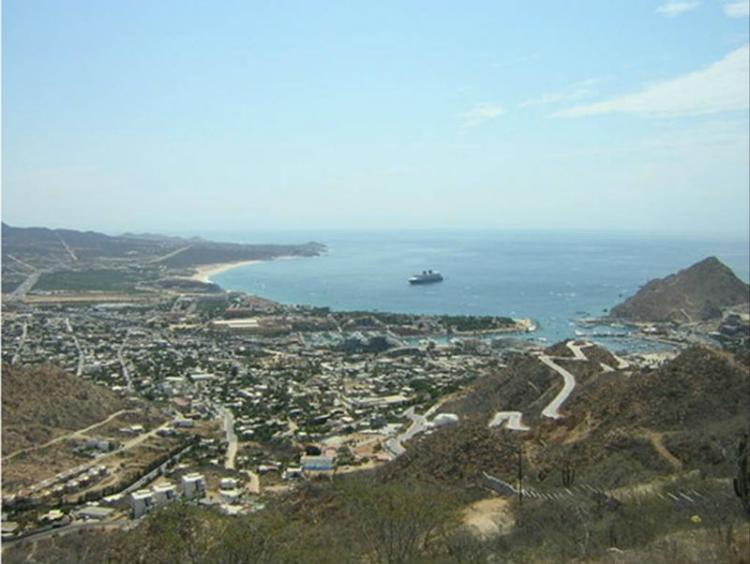 terreno con vista al pacifico y bahia de cabo