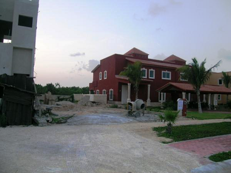 Foto Terreno en Venta en Playa Magna, Playa del Carmen, Quintana Roo - TEV6987 - BienesOnLine