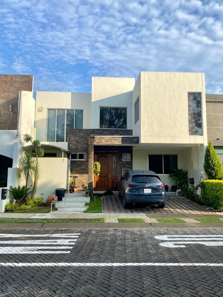 Foto Casa en Venta en Arbolada Bosques de Santa Anita, Tlajomulco de Zúñiga, Jalisco - $ 5.550.000 - CAV355345 - BienesOnLine