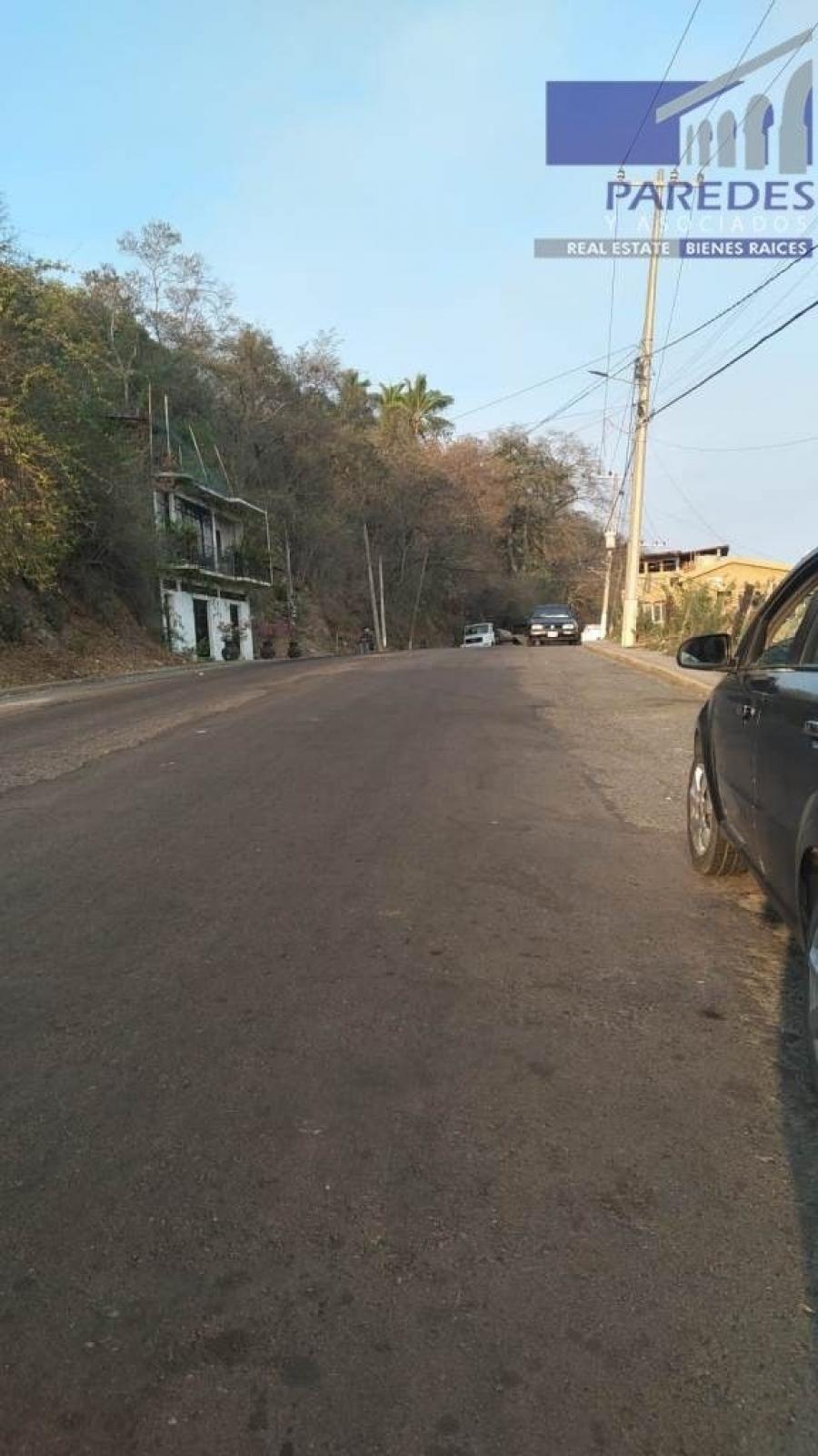 Zihuatanejo El hujal venta Terreno 330 mts avenida de Los Hujes T505