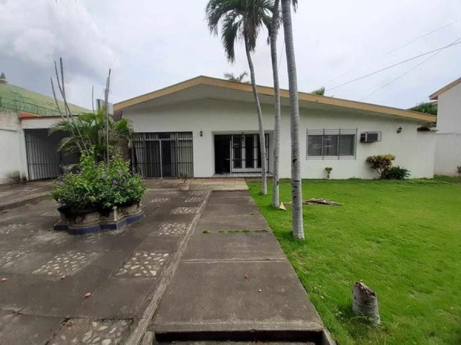 Foto Casa en Venta en Colonial Los Robles, Managua, Managua - U$D 320.000 - CAV1259 - BienesOnLine