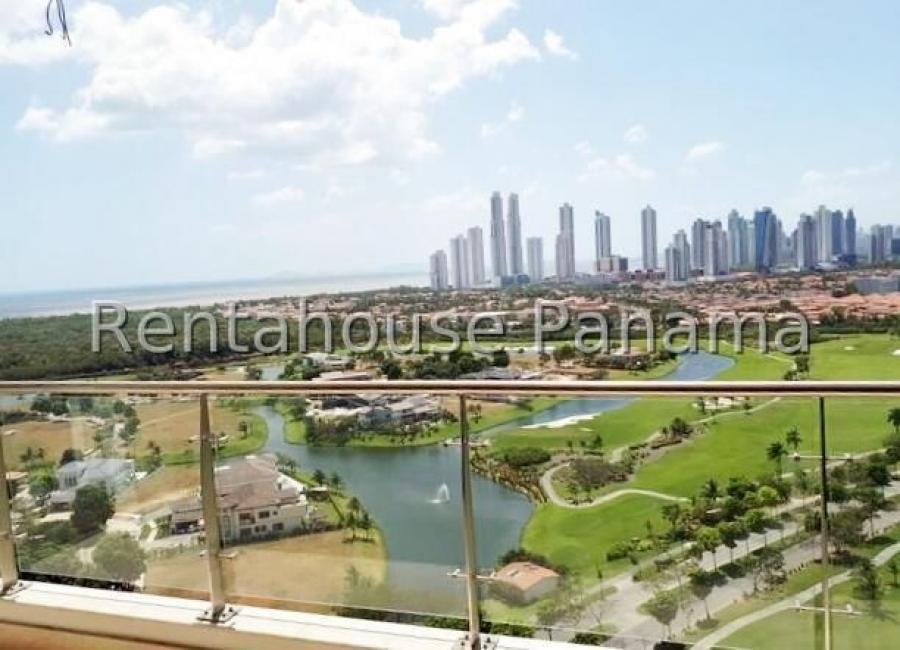 Venta de Apartamento de 300 m2 en PH La Vista, Santa María 25-3682