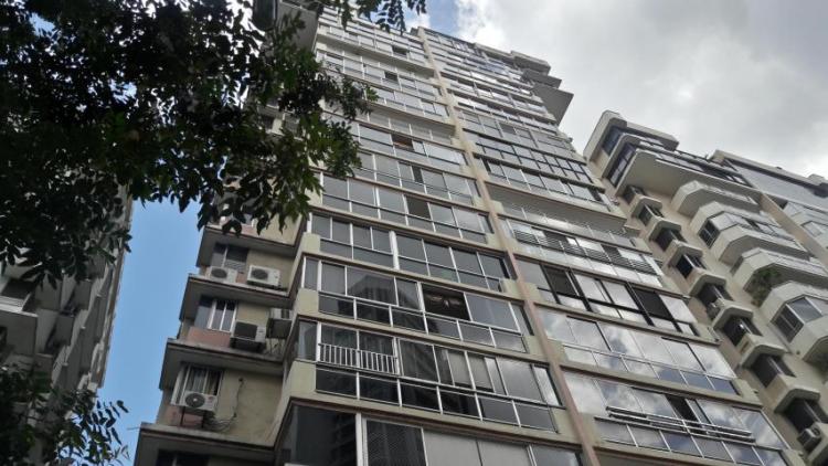 Apartamento en Venta. Panamá - Paitilla. mls 17-235 Rtq.