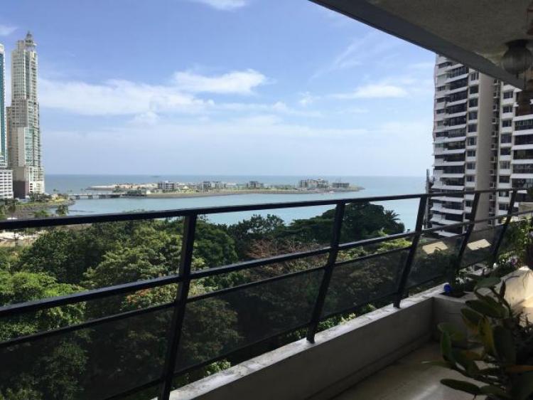 Apartamento en Venta. Panamá - Paitilla. mls 18159 Rtq.