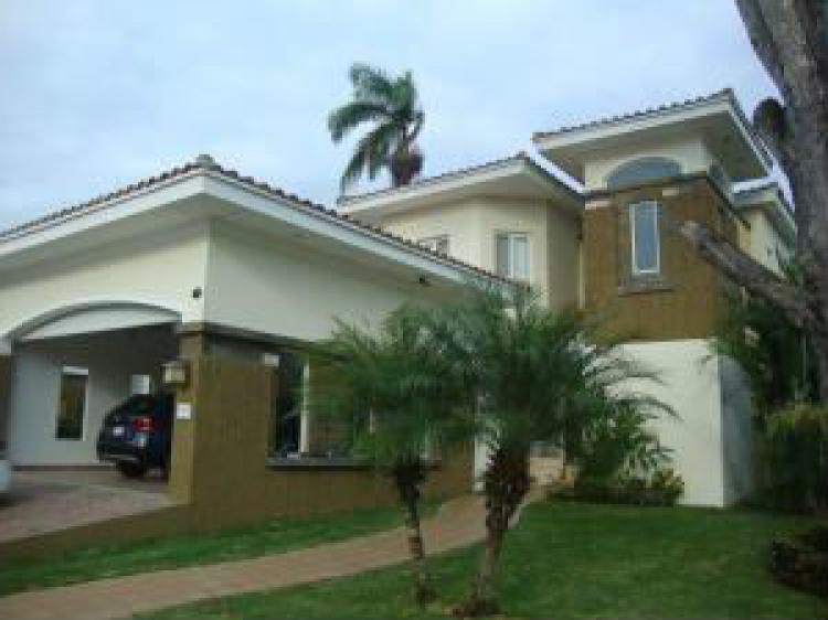 Casa en alquiler en Ancon Panamá. cod:16-3246 AB