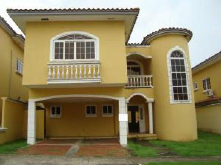 Casa en alquiler ubicada en Altos de Panama