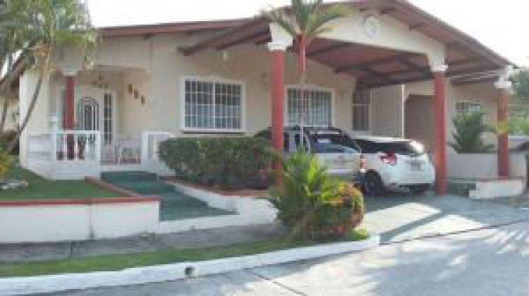 Casa ubicada en Brisas del Golf MR