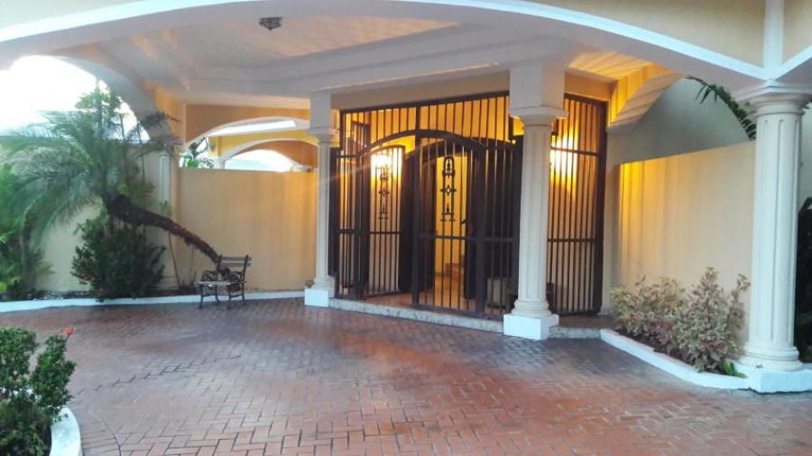 Casa En Venta En Hato Pintado Panamá Ud 1300000 Cav34230 Bienesonline 