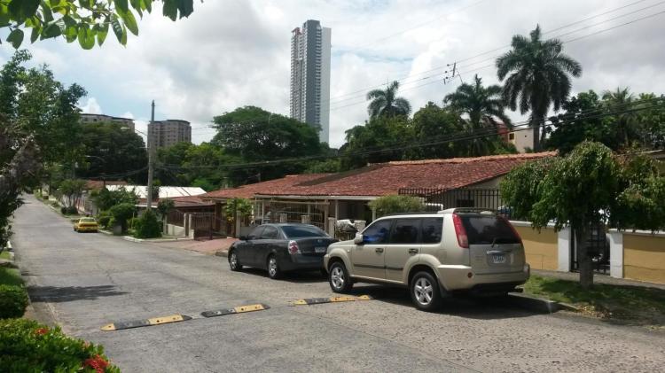 Comoda casa en venta en Betania Panama lha 17-3197