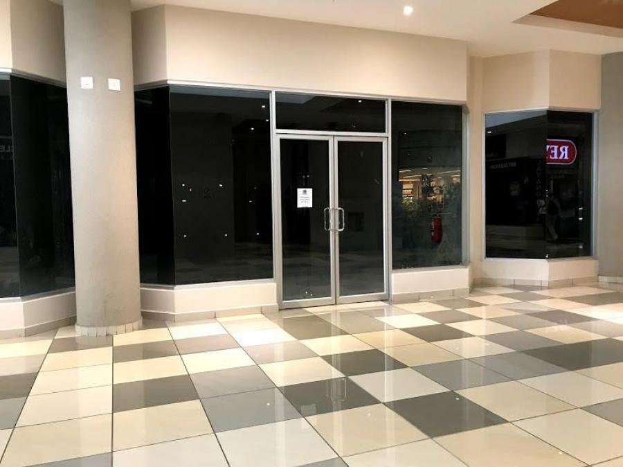 CS207985   Se alquila Local Comercial en PH Paseo Albrook en albrook  