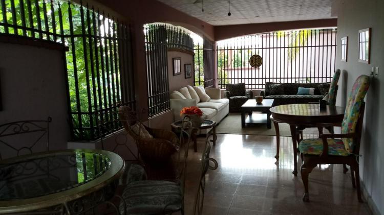 Espaciosa casa en venta en Betania Panama lha 17-5965