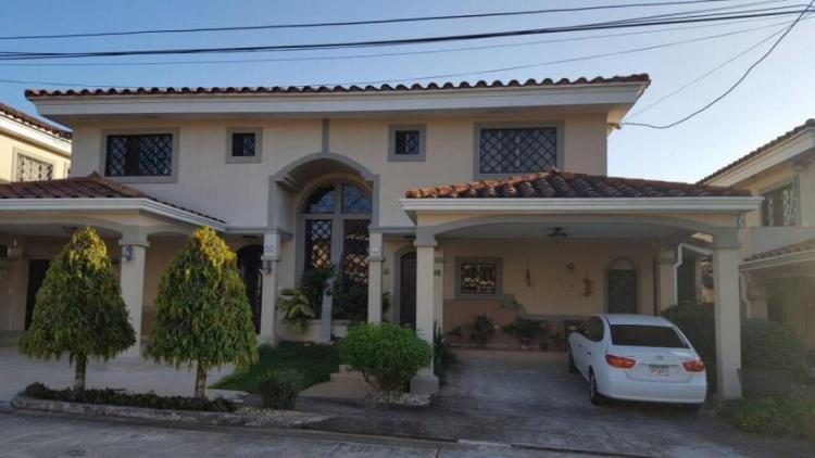 Invierte Seguro en Albrook Panama Casa  en Venta  lha 17-4282