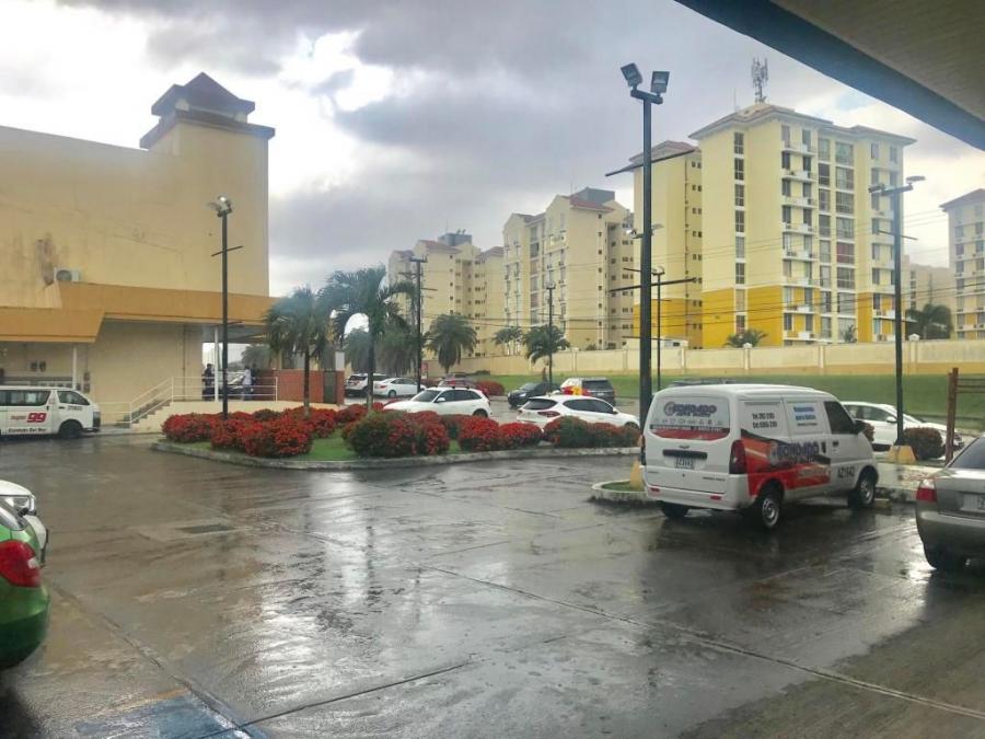 Local comercial en alquiler en Condado Del Rey COD 19-8400 YS